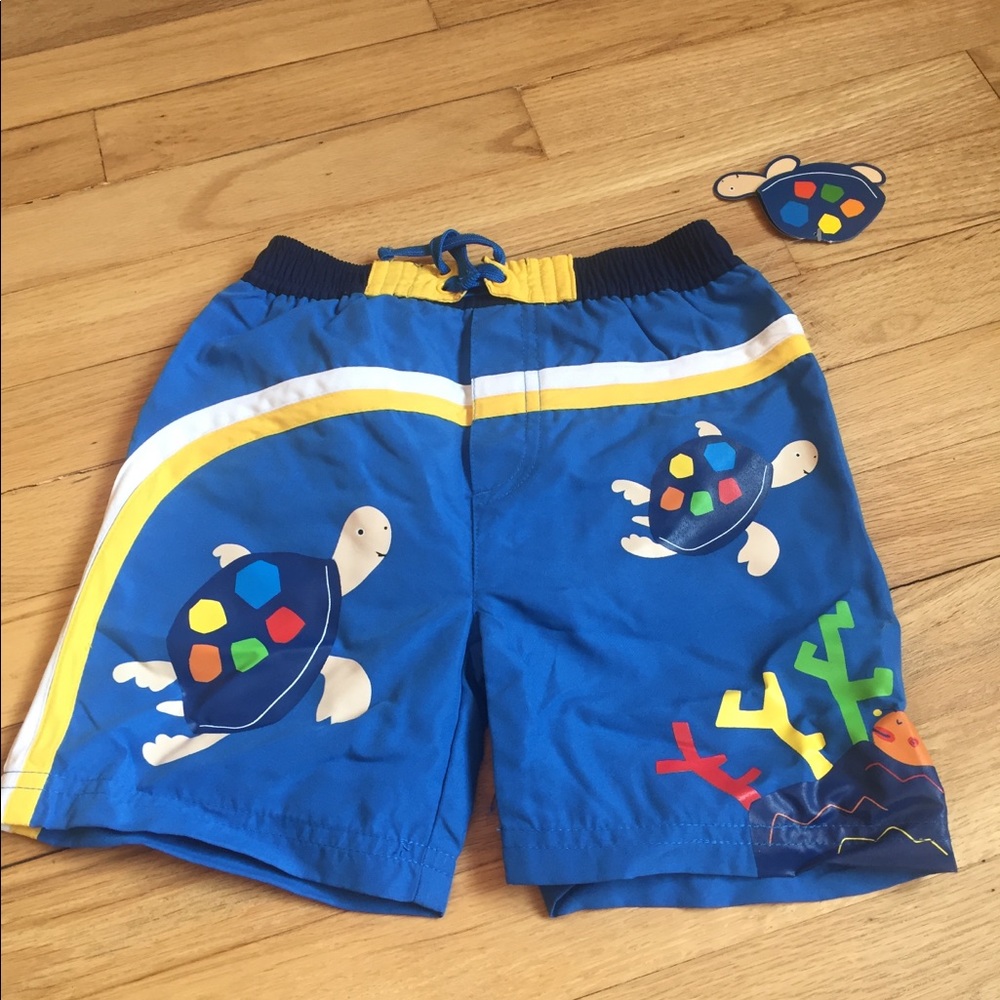 ➡️2/$20!⬅️ NWT Little boy swim trunks 🐢